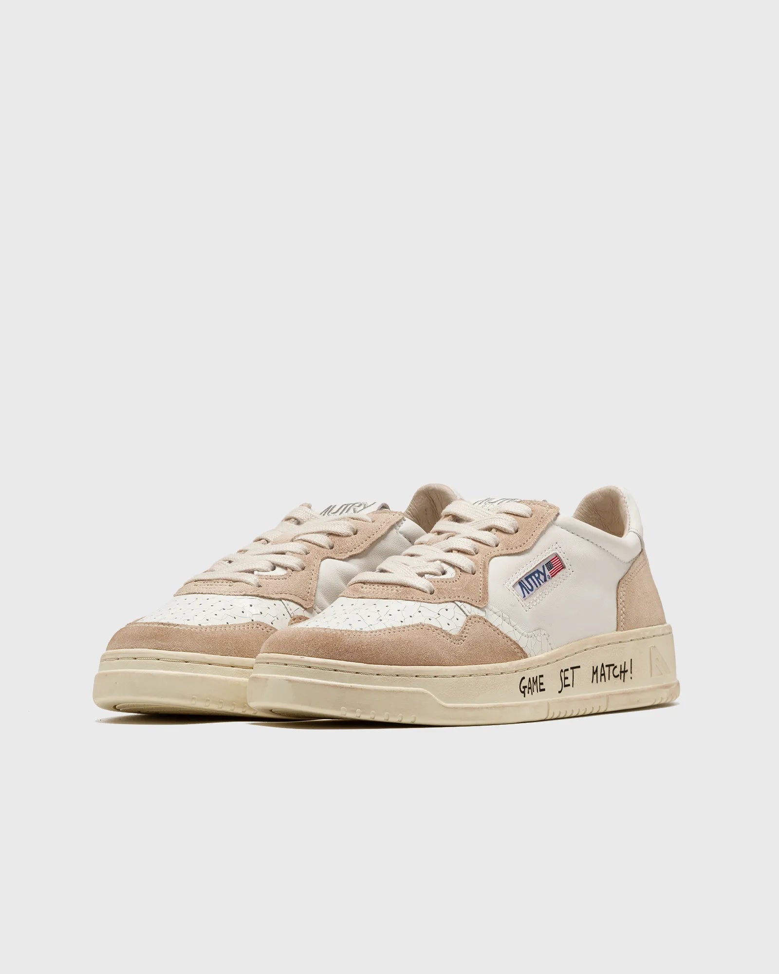 Autry Medalist Low WC06 Cracked Beige - LNS lanovashoes 